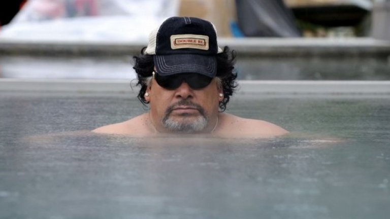 Диего Марадона
Марадона толкова беше напълнял, че съществуваше сериозна опасност за здравето му. Дълго време се подлагаше на процедури и направи няколко липосукции.