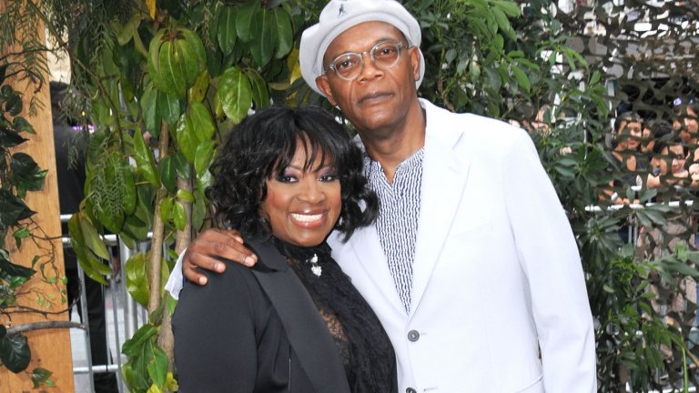 Има успешен брак
Джаксън признава, че в гимназиалните си години е имал "много приятелки". В колежа, в началото на 70-те, среща ЛаТаня Ричърдсън, също актриса. Запознават се по време на репетиция на студентска постановка. Двамата се влюбват от пръв поглед и след няколкогодишна връзка се женят през 1980-а. Две години по-късно се ражда дъщеря им Зоуи.
Самюъл и ЛаТаня са заедно и до днес - един успешен брак по критериите на Холивуд. Съпругата на актьора му е помогнала да премине през някои по-тежки периоди в професионалния и личния си живот.