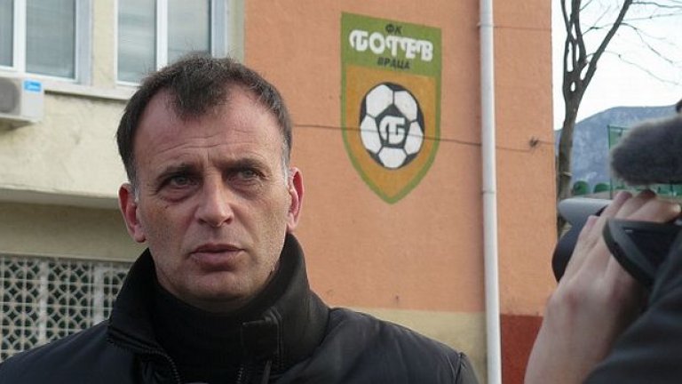 Футболистите на Тони Здравков постигнаха първа победа в квалификациите