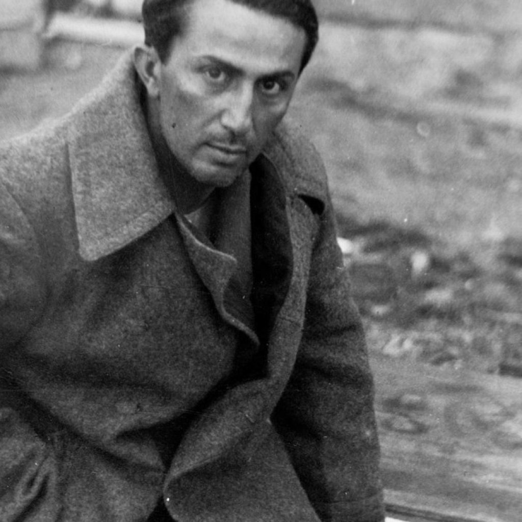 Yakov_Dzhugashvili_by_Wolfram_von_Richthofen_1941cr