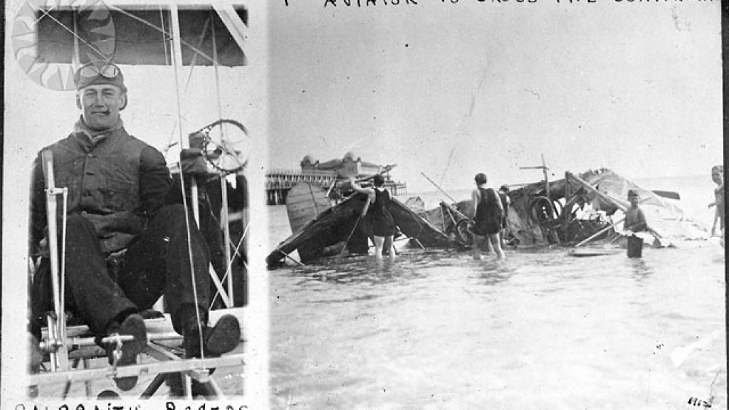 Calbraith_Rodgers_and_the_wreckage_of_the_Wright_CO_Model_EX__Vin_Fiz_