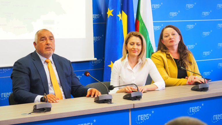 Срещи с ДПС, ПП-ДБ и "Възраждане" са предвидени за днес