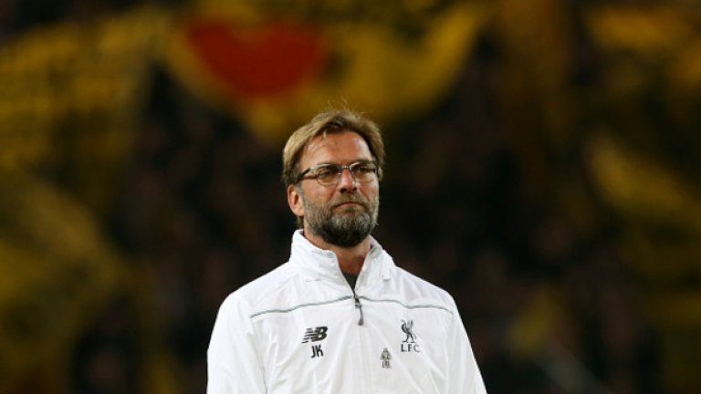 „Хората слушат мениджърите толкова много, че понякога те кара да се замислиш за интелигентността им. Срещнах известен мозъчен хирург в Ню Йорк, в чийто мозък светят 80% повече крушки, отколкото в моя. Но знаете ли какво стана? Започна да пелтечи, защото е луд фен и този човек от Ливърпул беше срещу него.” – когато споделя изненадата си колко много уважавани са футболните мениджъри.