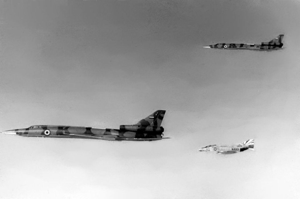 1280px-F-4N_VF-111_intercepts_Libyan_Tu-22s_1977