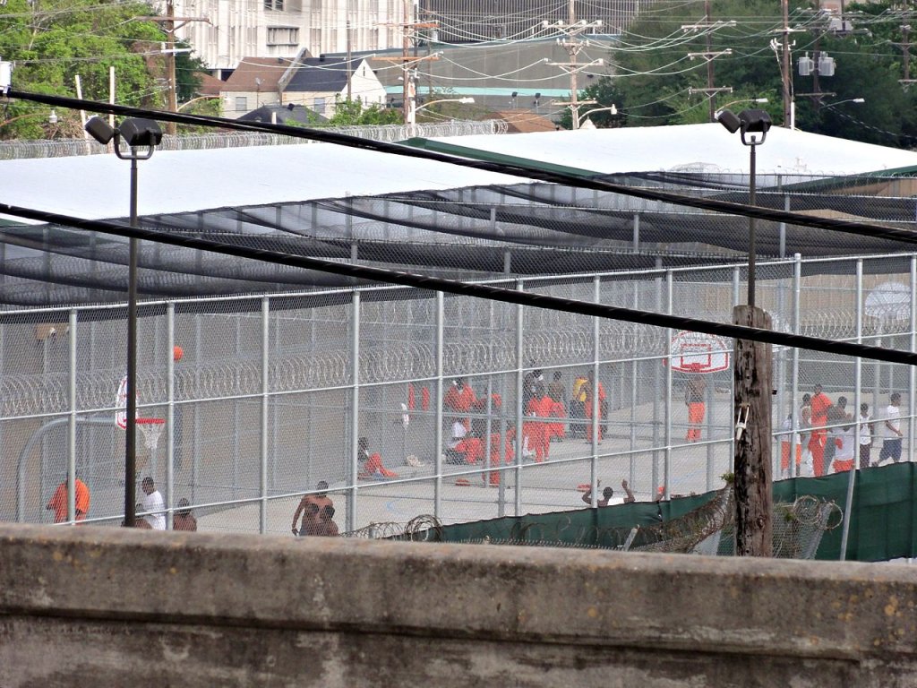 1280px-Inmates_Orleans_Parish_Prison