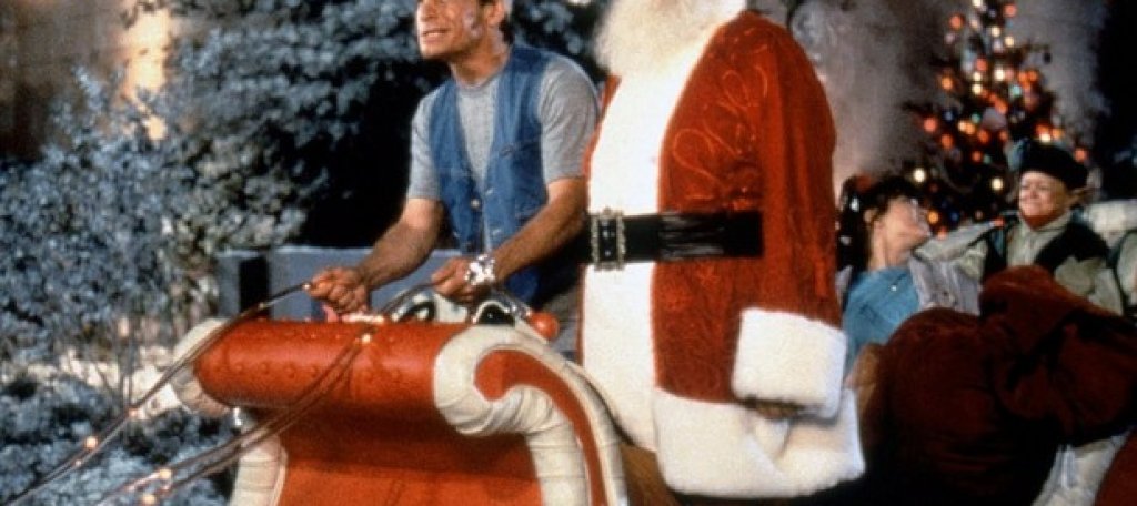 "Ърнест спасява Коледа" (Ernest Saves Christmas, 1988 година) е сред филмите, които трябва да се гледат с много-много... малко внимание. Защо? Защото не е смешен, а е инфантилен. Но пък задължително ще донесе коледния дух у дома ви... Дори да не ви харесва.