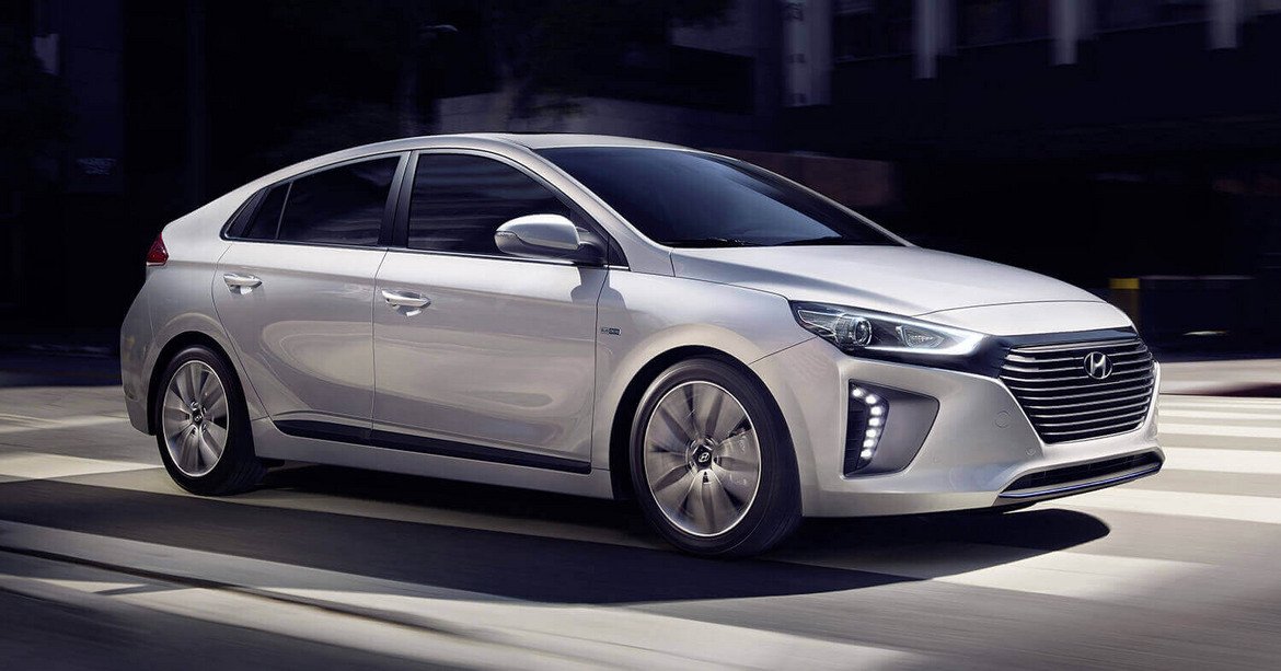 1) Hyundai Ioniq Electric 

Тип: Електромобил
Оценка на емисиите вредни вещества (максимум 50): 50
Оценка на емисиите CO2 (максимум 60): 55
Обща оценка (максимум 110): 105
