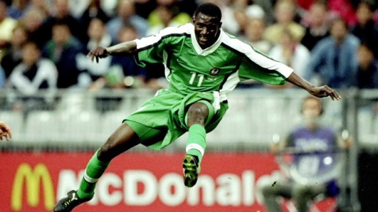 Олимпийският шампион с Нигерия Гарба Лавал е най-известният чужденец, привличан някога в Левски, но и той разочарова с изявите си през сезон 2002/03