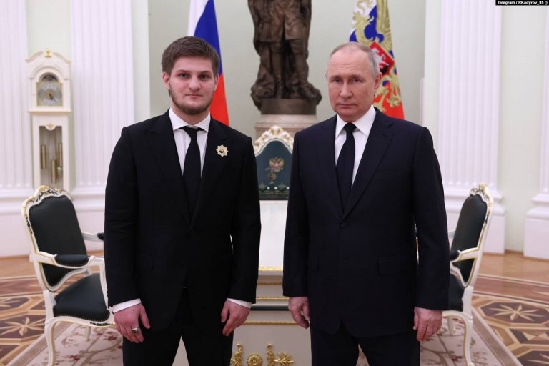 Ахмат Кадиров-младши на посещение при руския президент Владимир Путин.