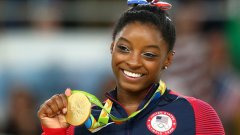 Световната антидопингова агенция (WADA)е прикрила положителния допинг-тест и на американската гимнастичка Симон Байлс, която спечели четири златни медала на олимпиадата в Рио