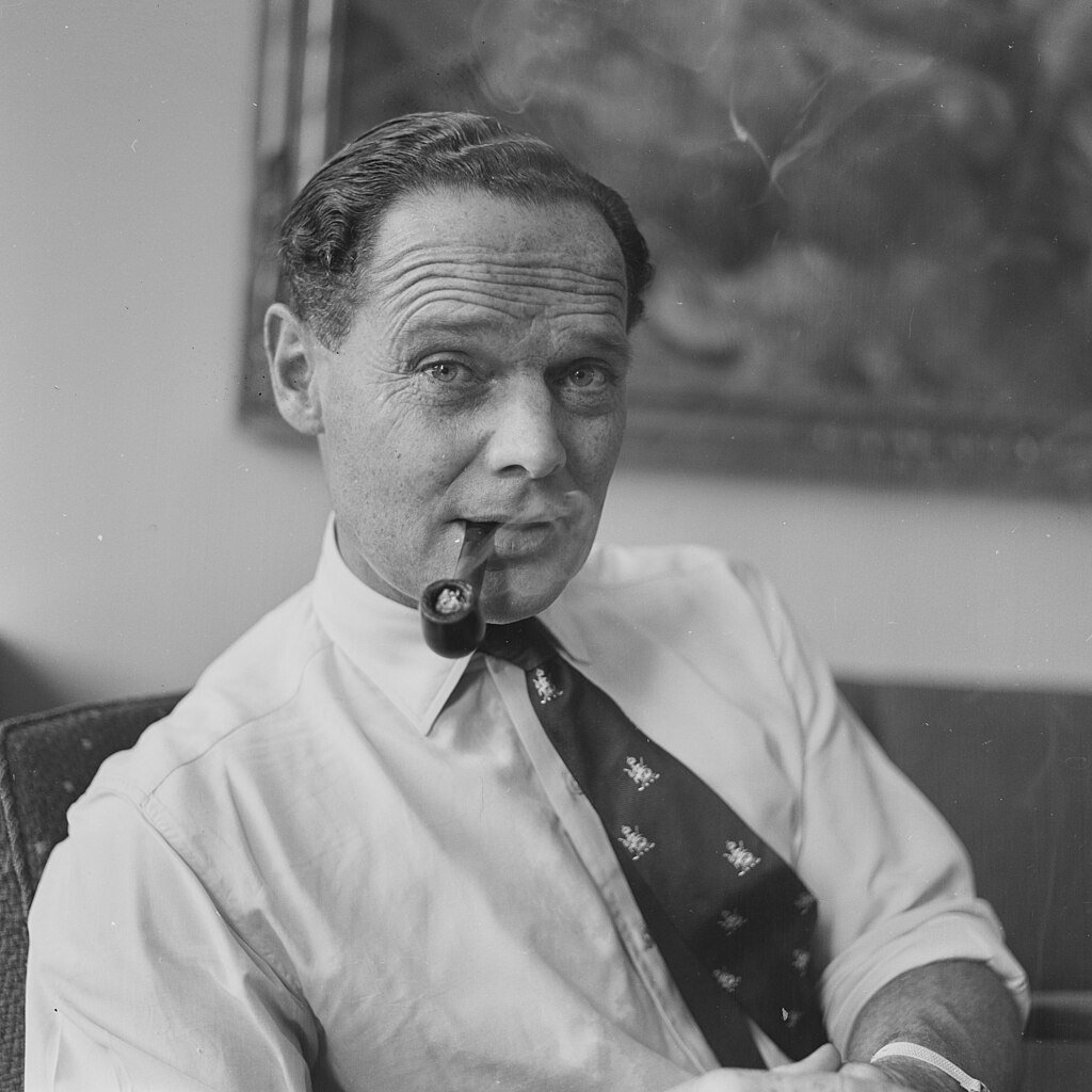 Douglas Bader, group.capt. på Sophies minde. NÅ nr. 36, 1955.