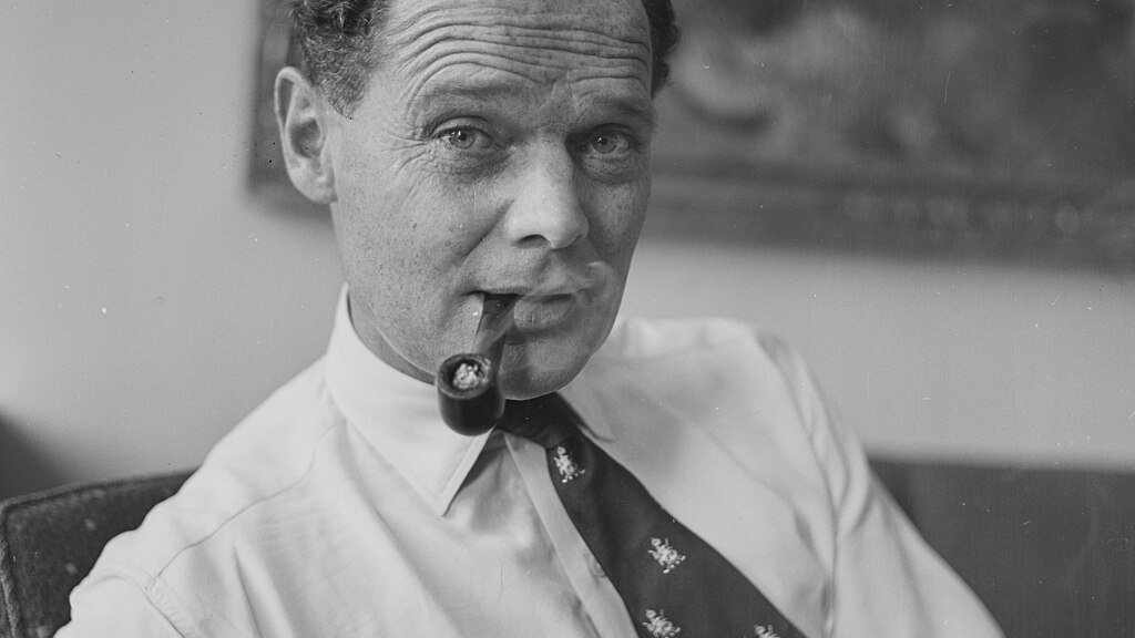 Douglas Bader, group.capt. på Sophies minde. NÅ nr. 36, 1955.
