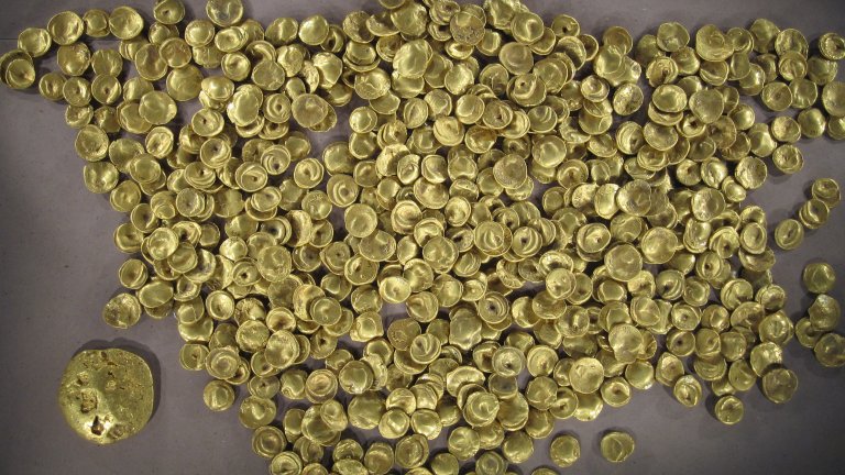Колекцията от над 450 златни келтски монети е изчезнала след срив в телефонните и интернет услуги в град Манхинг