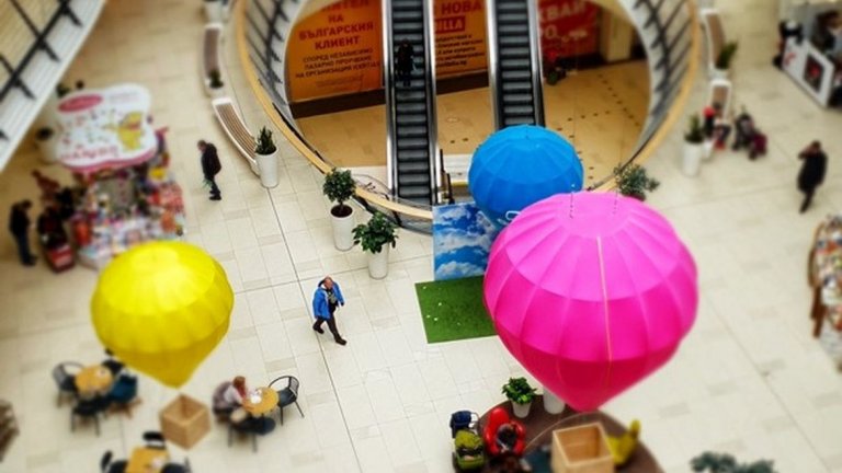 Един град с много лица, уловен от портретния фотограф Мира Дерменджиева