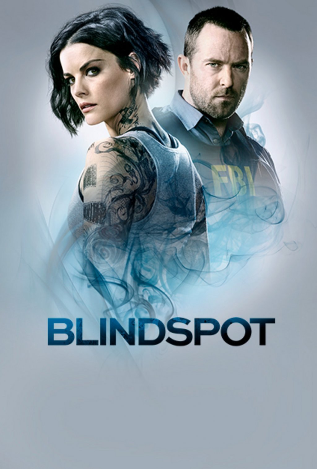 Blindspot ("Мъртва точка")
От 2015 г. досега зрителите следят с интерес екшън сериала "Мъртва точка". В главните роли виждаме Джейми Александър и Съливан Стейпълтън. Тя играе жена със спорна самоличност, открита гола и с амнезия на Times Square. Една татуировка я свърза с Кърт Уелър (Стейпълтън), специален агент от ФБР.  Двамата се впускат в мащабно разследване, за да открият каква е връзката помежду им и що за мащабна конспирация се завърта във ФБР.