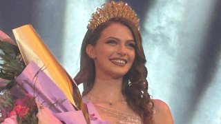 По-красива и от Мис България - вижте новата Царица Роза в Казанлък
