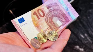 Те са минали през много повече "преходи" от нас