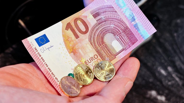 Те са минали през много повече "преходи" от нас