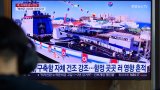 Най-новият боен кораб на Северна Корея се преобърна по време на церемонията му за пускане на вода