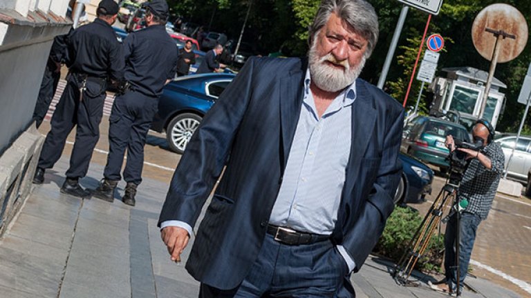 Радостни, зажаднели, депутати...