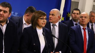 Двете партии обаче не могат да се разберат кой да направи подписка