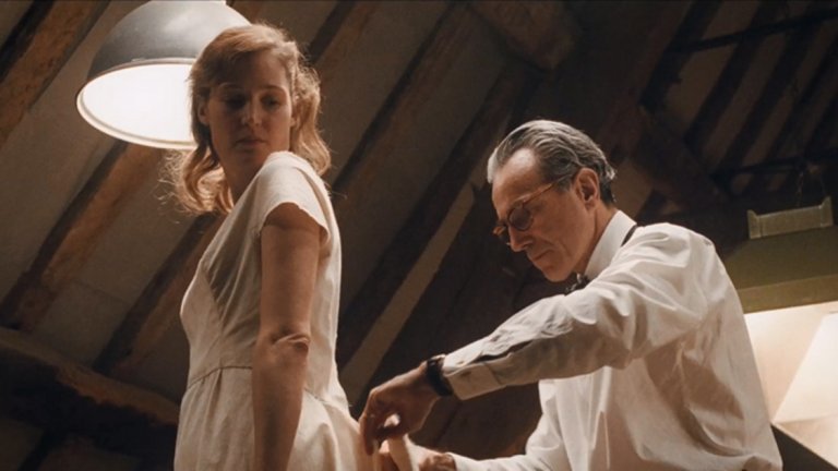 Phantom Thread
Последният филм на Даниел Дей Люис е колаборация с режисьора на "Ще се лее кръв" Пол Томас Андерсън. Драмата, ситуирана в Лондон през 50-те години на миналия век, разказва за противоречивата връзка на прочут шивач с по-младо момиче. Големият актьор обяви преди няколко месеца, че това наистина ще бъде финалът на дългогодишната му страхотна кариера.