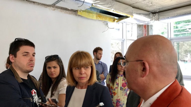 Йорданка Фандъкова провери изграждането на разширението към Първа английска гимназия
