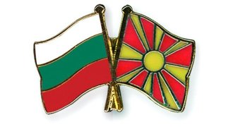 bulgarian-and-macedonian-flags-400x272