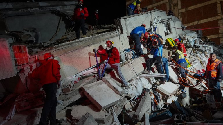 Трусът е бил с магнитуд от 6,6 по Рихтер според турските власти. Американската геоложка служба го определя като 7 по Рихтер.