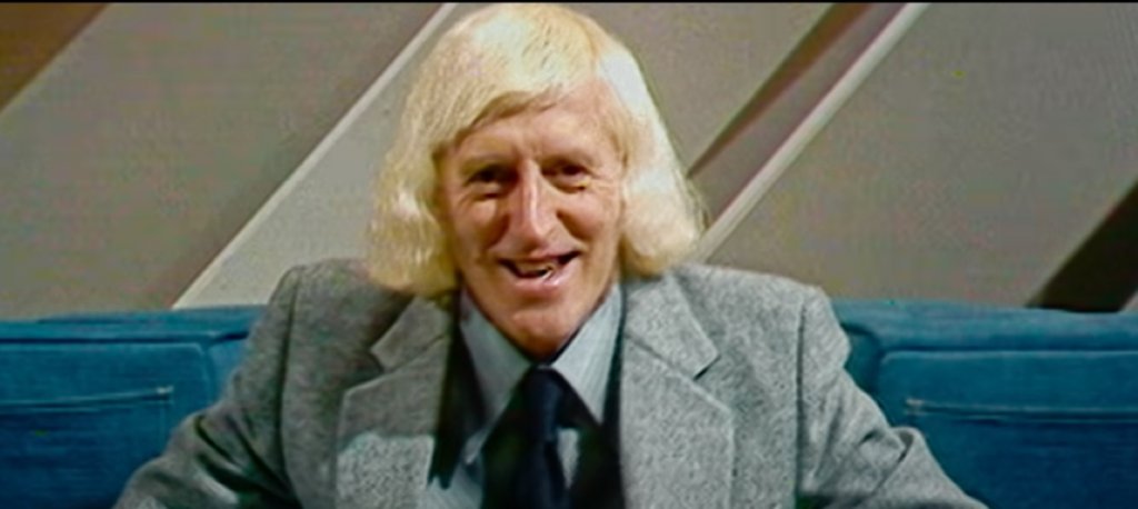 Jimmy Savile: A British Horror Story
Къде да гледате: Netflix
Десетилетия наред британският водещ Джими Савил е приеман като национална икона във Великобритания. Чаровен и ексцентричен, той е обичан от зрителите и често издиган до небесата заради филантропската си дейност. Савил дори е посветен в рицарство от британската кралица Елизабет II. 
Но след смъртта му през 2011 г. наяве излиза мрачната истина за живота му. Културната икона приживе е бил системен сексуален насилник, като в капана му са паднали множество деца. Как е успял да се измъкне години наред? Jimmy Savile: A British Horror Story представя различни аспекти от живота на телевизионната звезда, които ще отговорят на този въпрос.