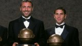 Христо Стоичков и Крис Армас позират с награди на МЛС от общия им период в Чикаго Файър