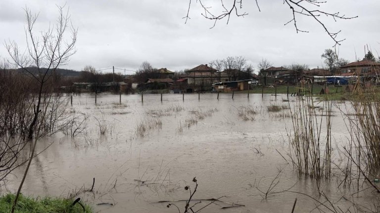 Ситуацията е тежка за шест села