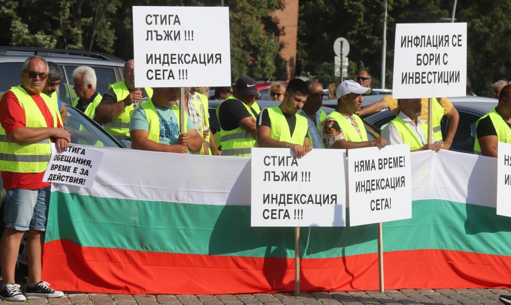 Пътните строители излизат на стачка заради неплатените пари от МС