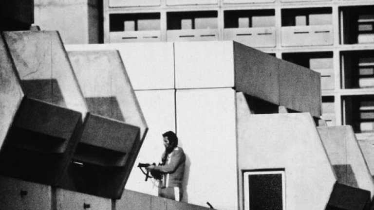 Клането на Олимпийските игри през 1972 г.
На 5 септември 1972 г. единадесет членове от израелския олимпийски отбор са взети за заложници от палестинската терористична организация Черният септември с искане за освобождаване на 200 палестински затворници в Израел. 
Още при взимането на заложниците са убити израелският състезател по вдигане на тежести Йозеф Романо и треньора му. Похитителите и отвлечените се изтеглят с автобус, а после се качват на хеликоптер, който да ги откара до самолет, пътуващ за Тунис. 
Германската полиция открива огън по хеликоптера, завързва се престрелка. Намерени са труповете на деветте заложника и на четирима похитителя, а трима са арестувани, но впоследствие са освободени, след като са разменени срещу отвлечен самолет на Луфтханза. 
При престрелката загива един полицай.  Загиват и петима заложници, с което броят на жертвите става 17.