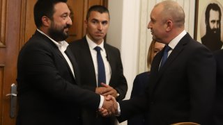 Строителят обеща да завърши проекта най-късно до 7-8 септември