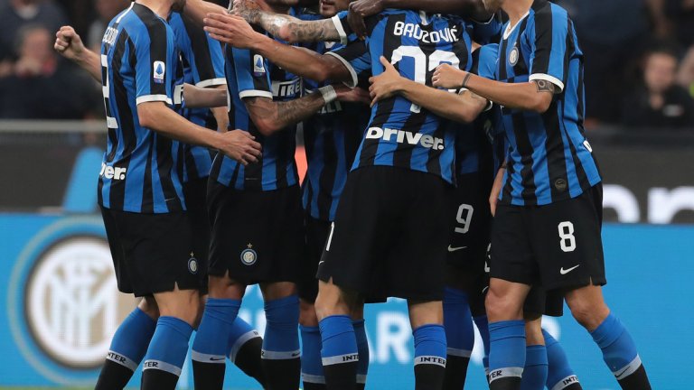 "Нерадзурите" празнуват гола на Д'Амброзио, който се оказа и единствен в мача