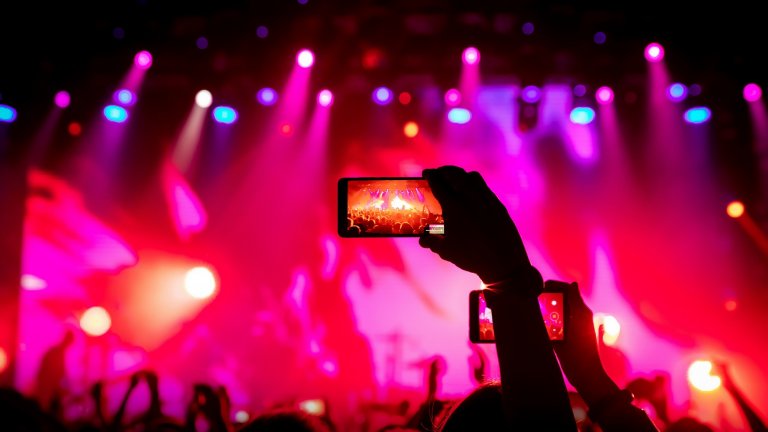 По-добре истински спомен, отколкото видео такъв и няколко лайка