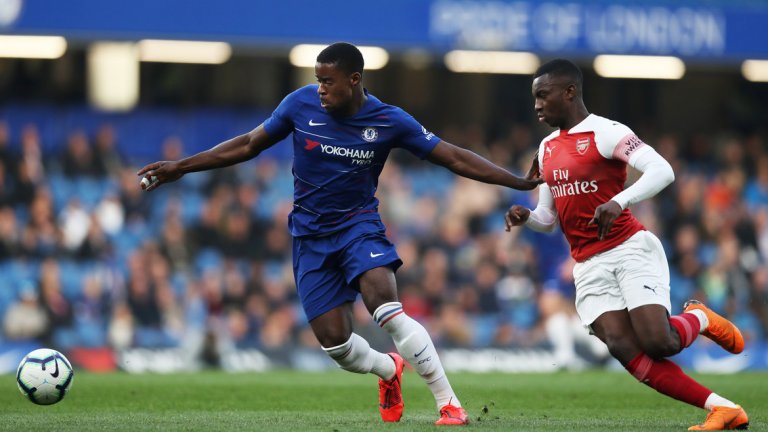 Марк Гуеи, 19 г. Още един дебютант срещу Гримзби. Част от академията от осемгодишен.