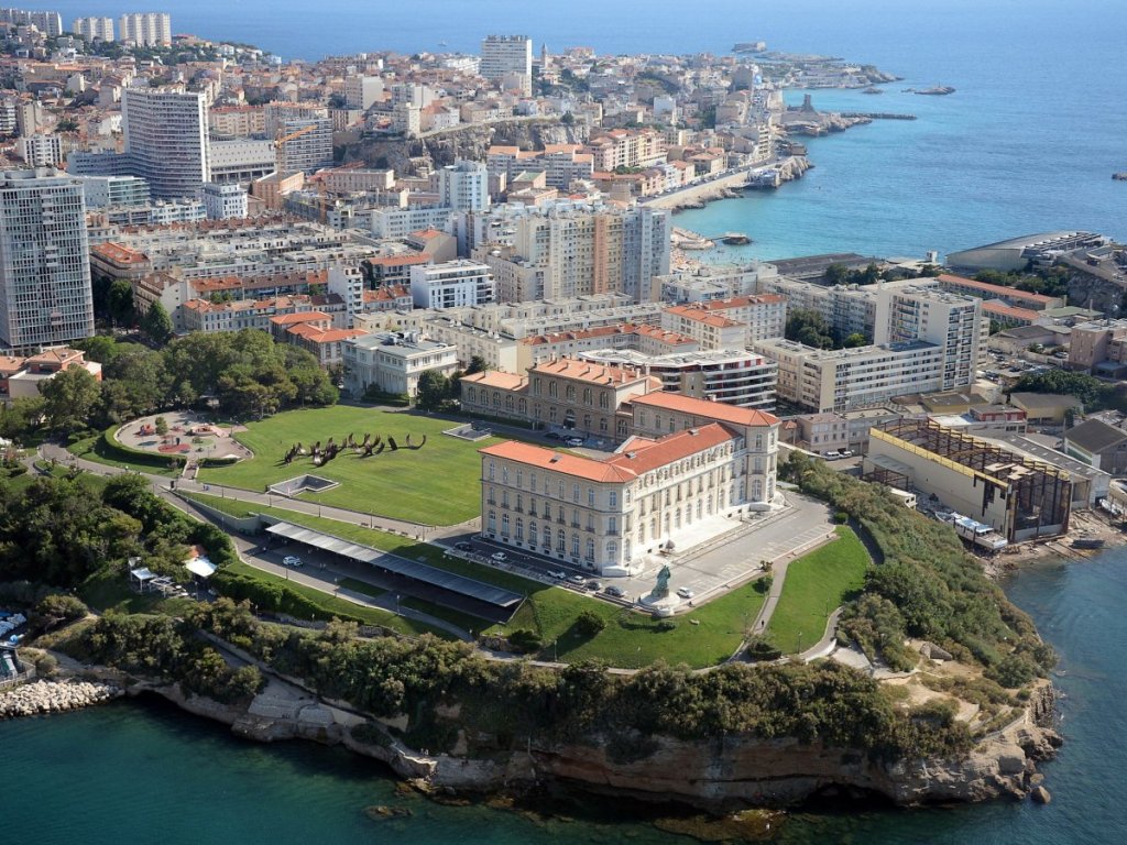 palais-du-pharo-a-palace-built-in-1858-for-napoleon-iii-is-also-a-popular-tourist-destination-of-marseille