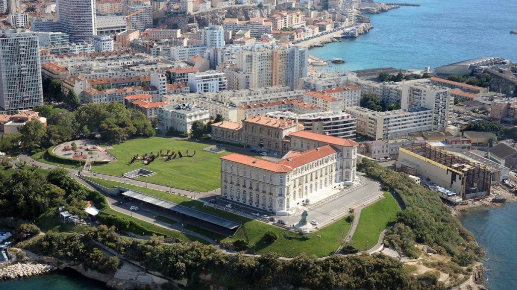 palais-du-pharo-a-palace-built-in-1858-for-napoleon-iii-is-also-a-popular-tourist-destination-of-marseille