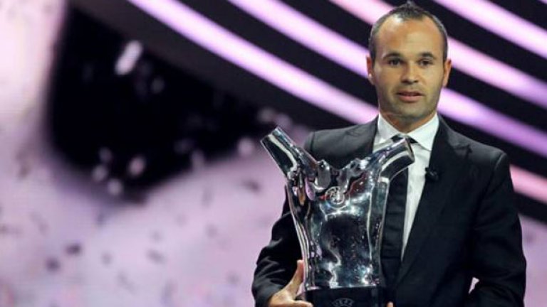 7. Най-добър играч в Европа
Иниеста спечели наградата за най-добър футболист на УЕФА през 2012 година.