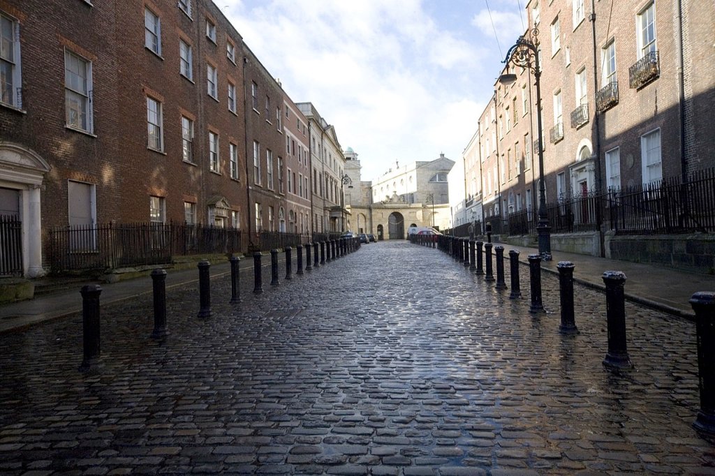 1280px-HENRIETTA_STREET_-_DUBLIN_(402556531)
