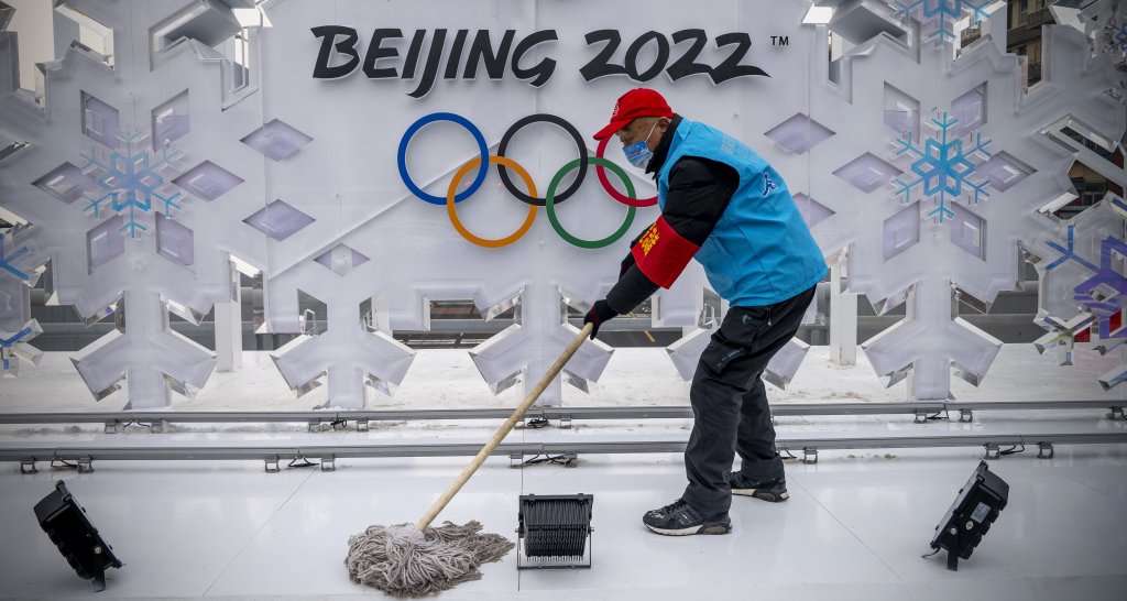 Много политика, жестоки ограничения и скромно българско участие: Какво ни очаква на Олимпиадата в Пекин