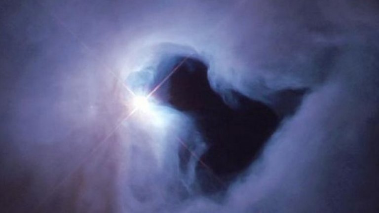 Само седмици след като астронавти от НАСА успяха да поправят елементи от телескопа "Хъбъл" през декември 1999 г., беше направена тази снимка на NGC1999 - мъглявина в съзвездието Орион