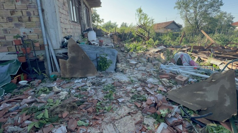 В много райони в страната обстановката е усложнена