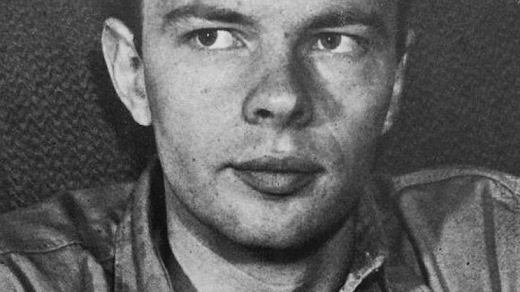 Philip_K_Dick_in_early_1960s_(photo_by_Arthur_Knight)_(cropped)