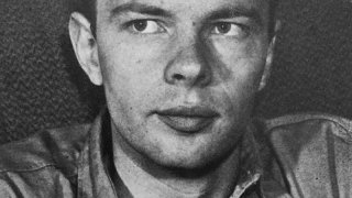 Philip_K_Dick_in_early_1960s_(photo_by_Arthur_Knight)_(cropped)