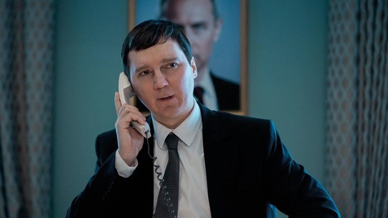 „Магьосникa от Кремъл”
Един от най-чаканите филми на тазгодишния фестивал безспорно е политическият трилър „Магьосника от Кремъл”, посветен на не кой да е, а на Владимир Путин. Джуд Лоу влиза в ролята на настоящия руски президент, като историята за издигането на Путин ще е представена през гледната точка на Вадим Баранов (Пол Дейно) - продуцент на риалити телевизия, който се съгласява да стане политически консултант на изгряващ агент на КГБ.