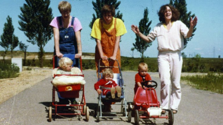 Тези майки не са знаели къде отиват