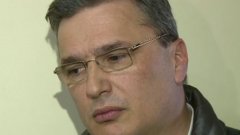 Свидетелят по делото за КТБ твърди, че е бил инструктиран от Цветан Василев да носи пари на Иван Костов